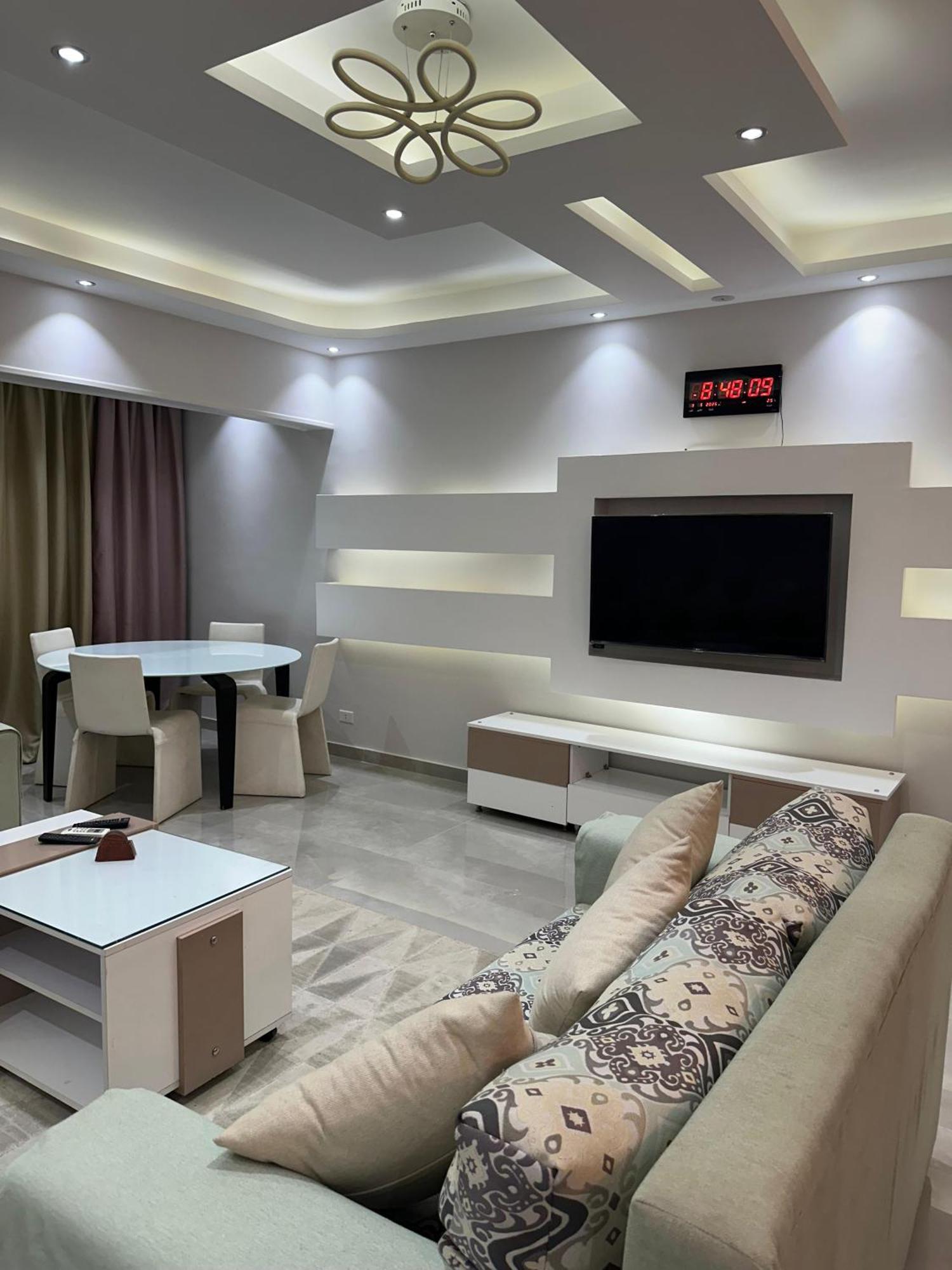 شقه مفروشه 3 غرف امام سيتي ستارز Apartment *